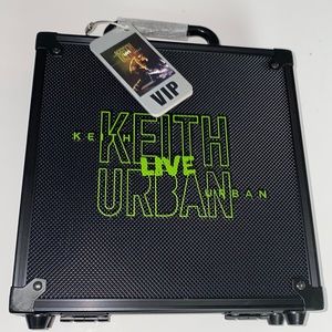 COPY - KEITH URBAN LIVE VIP POKER SET